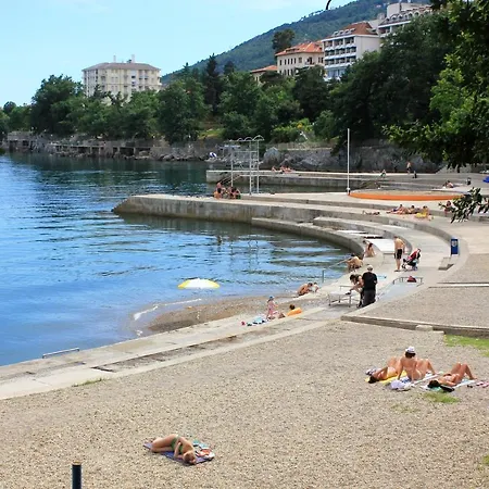 Apartmán With A Parking Space Lovran, Opatija - 7693 Lovran