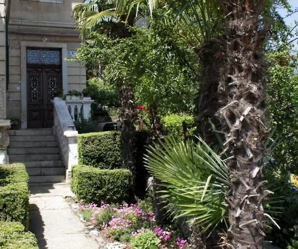 With A Parking Space Lovran, Opatija - 7693 لوفغان