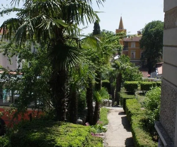 With A Parking Space Lovran, Opatija - 7693 شقة *